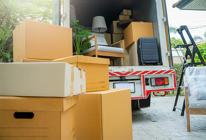 Umzugsservice – sicherer Transport von Möbeln und Kartons durch MKR-Profiteam in Ratingen